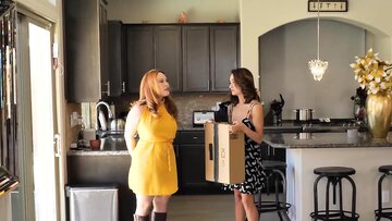 Teens butt stuffed with butt plug before she seduces