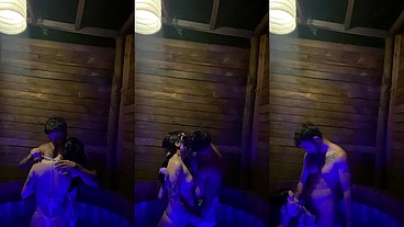 Besos y sexo en el agua latina chilena