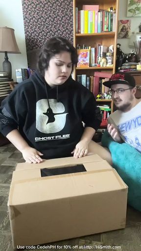 Unboxing &amp; trying a HiSmith sex machine!