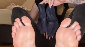 lick my sweaty soles