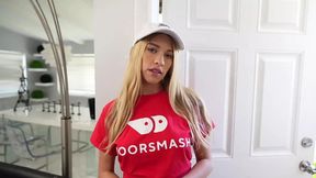Blonde in Brasiers Squirts on Wet Burrito Lover