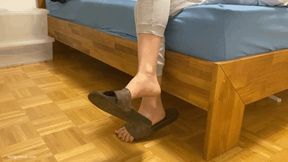 WALKING AND DANGLING IN HER OVERSIZED BOYFRIEND LV SLIPPERS - MP4 HD
