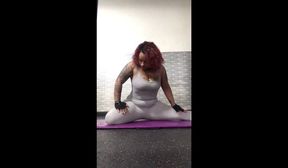 latina milf gym workout