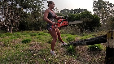 I accelerate this lethal tool (gasoline engine) and play