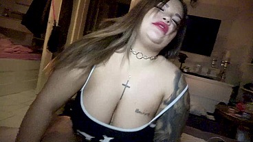 DOPPELTER BLOWJOB 2 SCHWÄNZE SPRITZEN IHR INS MAUL