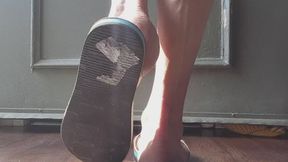 NUTT HER MOMMAS FLIP FLOPS [ASMR FLIP FLIP SOUNDS]