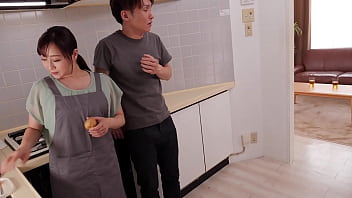 "If I find out that I'm a virgin, my step daughter might hate me "Even though I had a girlfriend for the first time, Noboru gives in to the temptation of Yuu, Kanna's step mother  First kiss and first blowjob that I've never done with Kanna    Even vagina