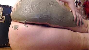 Big ass farts full of mud