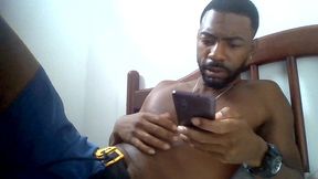 batendo uma punheta assistindo porno no xvideos e gozando gostoso