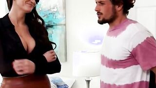 Sexy MILF Becky Bandini enjoys a nice massage a hard fuck