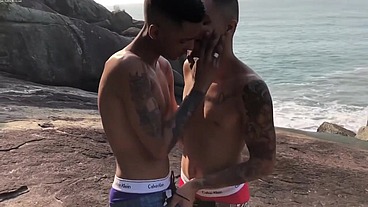 Levei o mozão na praia com tezao, tive que comer ele ali mesmo. - Completo