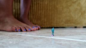 Unaware giantess tiny infestation