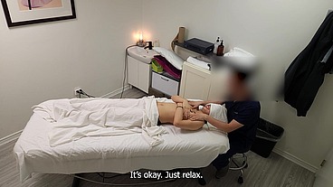 Petite Japanese girl was seduced, and fucked twice during massage *Premium*