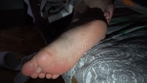 Stepmommy Loves Cum on Her Feet