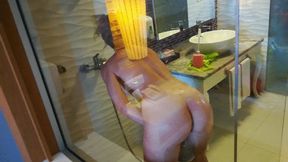 spying my neighbour while she is in the shower