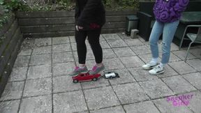 Sneaker-Girl Akira & Doro - Football Play with Toy Car