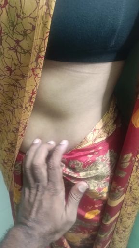 Spectacular moment from &quot;chennai college teacher saree sanding romance in guest house&quot;