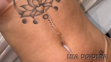 Levei um negão dotado pro motel mas ele não aguentou e gozou em cima da minha bunda