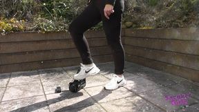 Sneaker-Girl Akira - Camcorder Crush