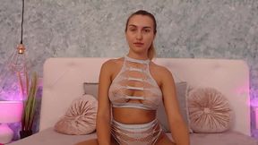 Elisabeth Lynn Private Show