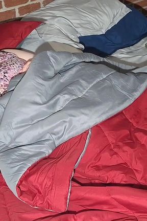 Stepdad Gone She in Bed Naked Stepmother Suck It 5 Mins Before He Walk Through Door From Work