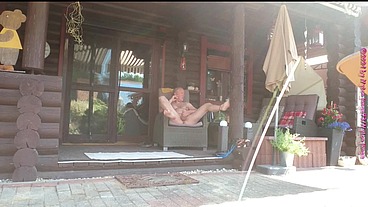 FKK im Vorgarten