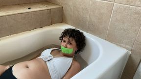 Bailey Paige: Bathtub Peril