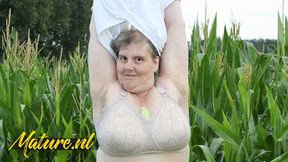 Hairy Mature BBW Tina Explores Her Plump-assets in a Corn Field