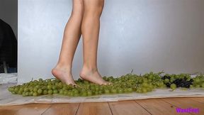 Barefoot Juicy Grape Crush - Food Squish - HD MP4