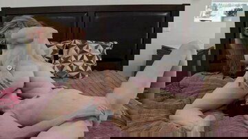 MOMMY Cory Chase facesits and licks Alex Coal on be