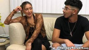 Dr Sydney Paige Cures Mads Flores' Stepbro Problem With Hot Sex