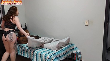 ESTAVA COM MUITO TEZÃO E MEU MARIDO PREFERIU IR TRABALHAR EM VEZ DE MIM FUDER BEM GOSTOSO EU ESTAVA MALUCA PARA SER FODIDA BEM GOSTOSO