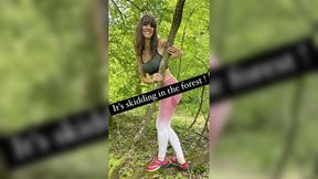 Man gives blowjob, then fucks in the woods; she swallows all the cum!