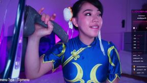 Chun-Li Gagging on Rubber Cock and Shaking Big Ass On It - Webcam