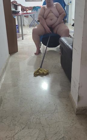 Coolmarina. Fat Mature Woman Eagerly Fucks the Mop Stick