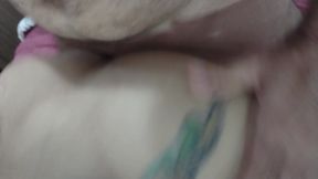 mary esposa cadelona metendo com amigo (sem camisinha) faz fisting, recebe gozada na bunda e dentro do cu depois limpa o pau melado de porra do amigo e marido corninho filma tudo