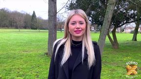 coiffeuse le jour, georgia, 28ans, est une vraie cochonne la nuit !