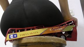 Antonela Debuts Crushing Bus