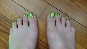 Lime Green Toenail Worship and Toe Wiggling WMV 1080
