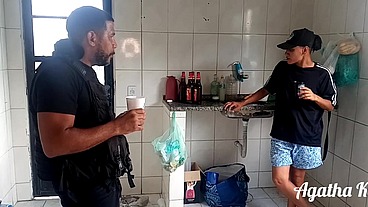 Sapatão não resiste a visita do amigo (Leo Ogro)