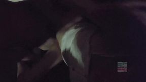 mujer liberal casada follando en el auto no tenia tiempo para ir al motel en los que salen de clases de soccer y el marido de trabajar