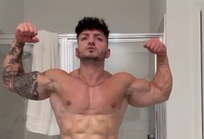 Muscle Hunk Reveals His Monster Cock