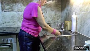 Granny Heidi, 74, Leipzig Seduces Caretaker For Sex