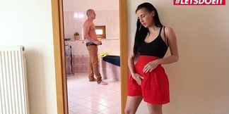 This cheating mistress passionately ravishes an ancient cock&#x1F32D;