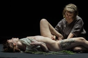 Frozen Heat,Naked Bodies