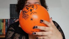 Dolce Amaran inflating Halloweens balloons, in close for you - BALLOONS NON POP - BLOW FETISH - LOONERS - BALLOON - INFLATABLES NON POP - FART BALLONNS - SQUEAK BALLOON