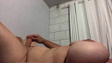 Brincando com o vibrador na minha buceta melada
