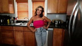 INEED2PEE Goddess Brandon kitchen interview pissing 80's jeans