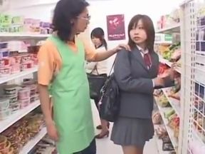 Asian peep show: X-ray magic in supermarket