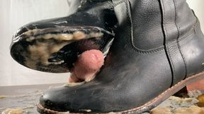 A Shoejob dream comes true - Tramplegirl crushing some food on his cock with riding boots and giving a severe Shoejob until he cums twice - double cum and masturbating to an orgasm - pussyview - Slave - 4k